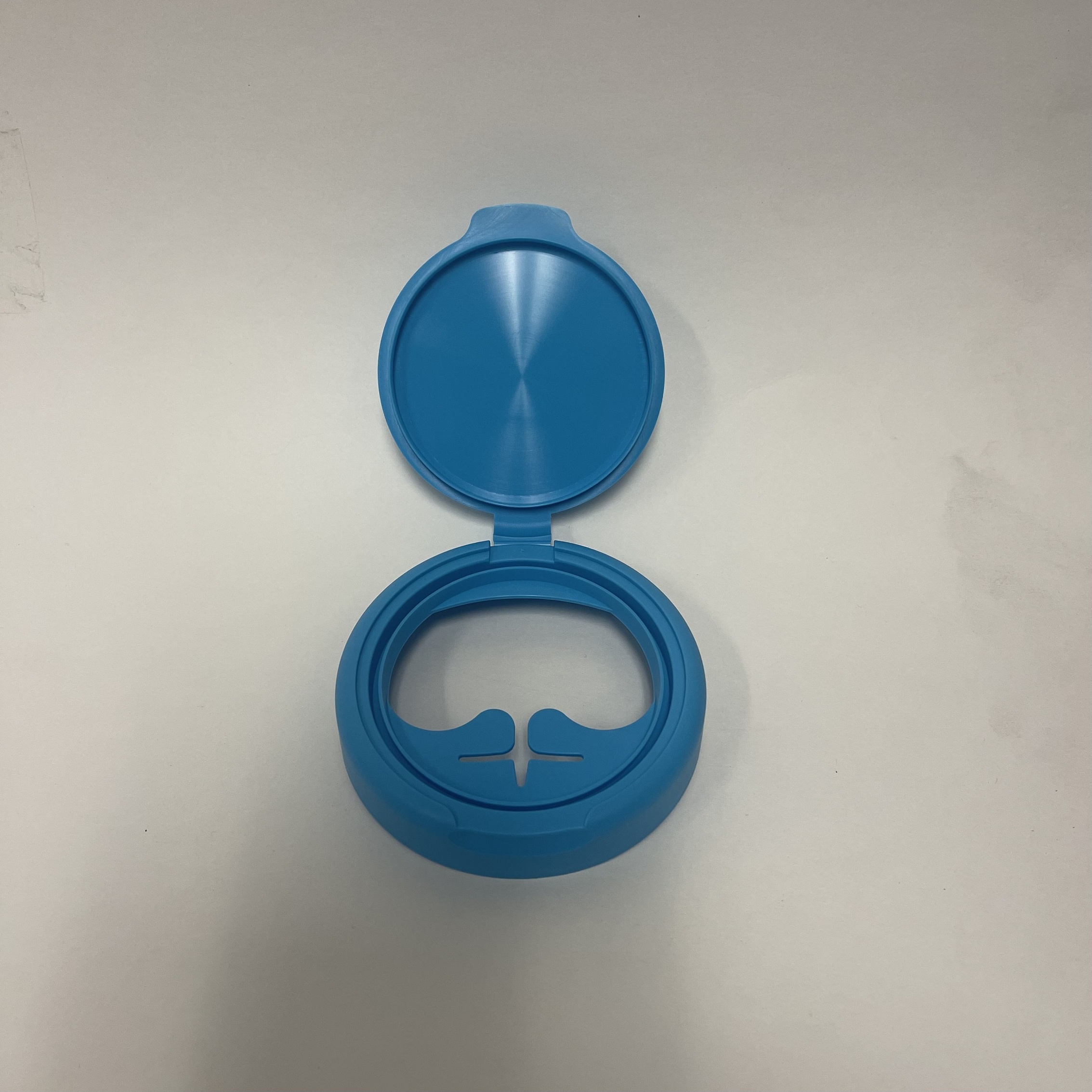round-medium-butterfly round medium butterfly wipes lid